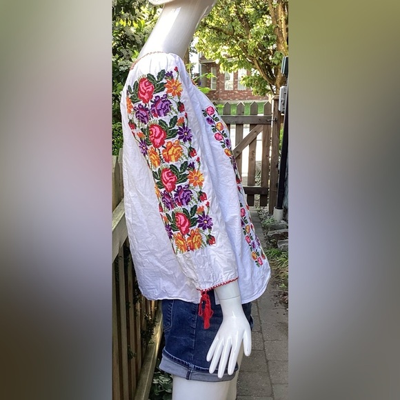 embroidered boho cotton top - Picture 3 of 8